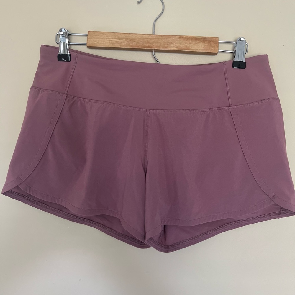 Lululemon Athletica Lavender Lux Pink Athletic Shorts Lightweight Low rise 2.5”